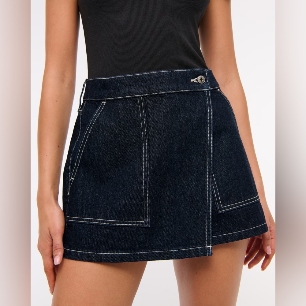 NWT Abercrombie & Fitch Mid Rise Denim Wrap Mini Skirt Size 10/30